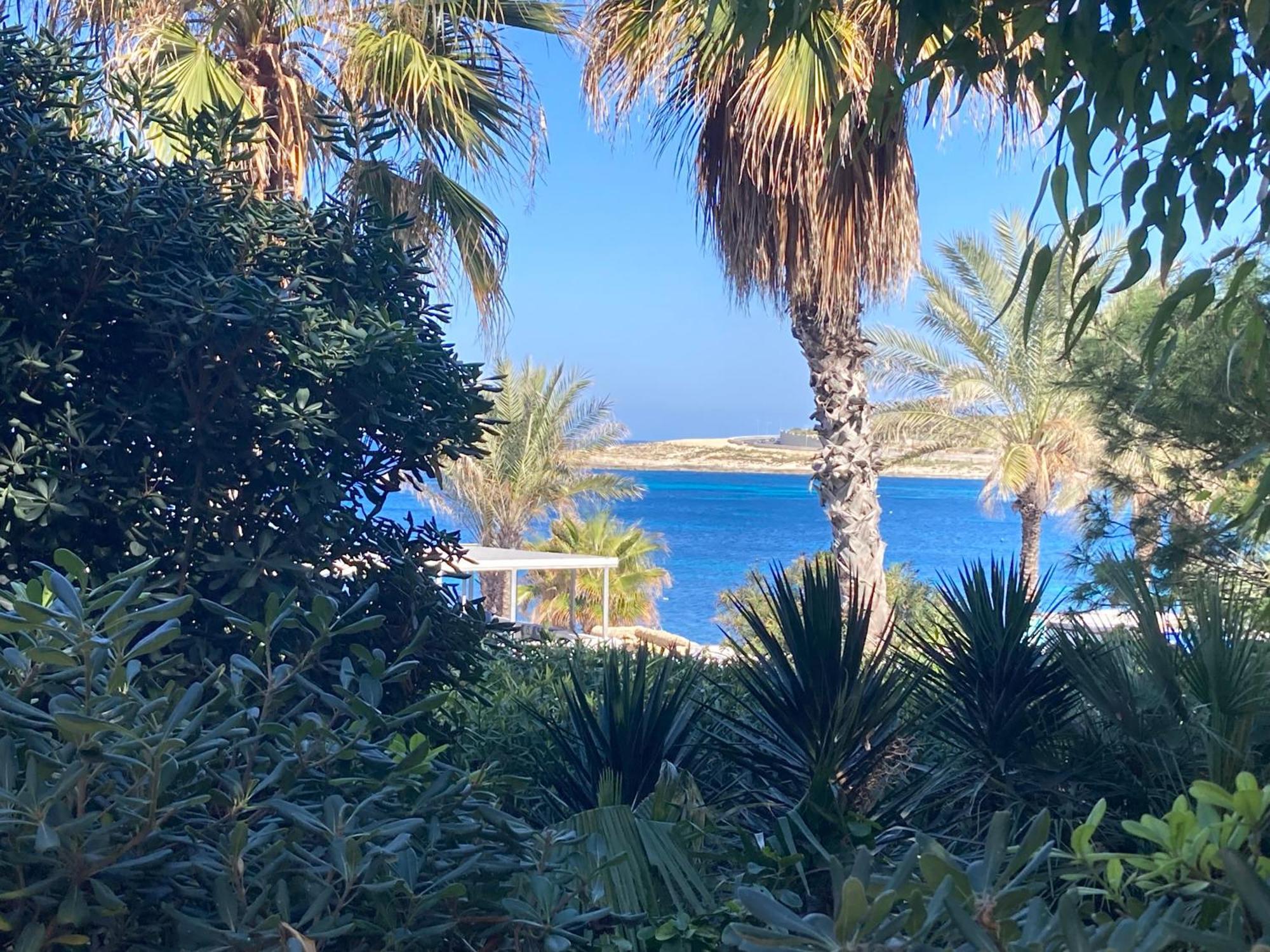 Sunrise Bay - Frontline Sea Views *