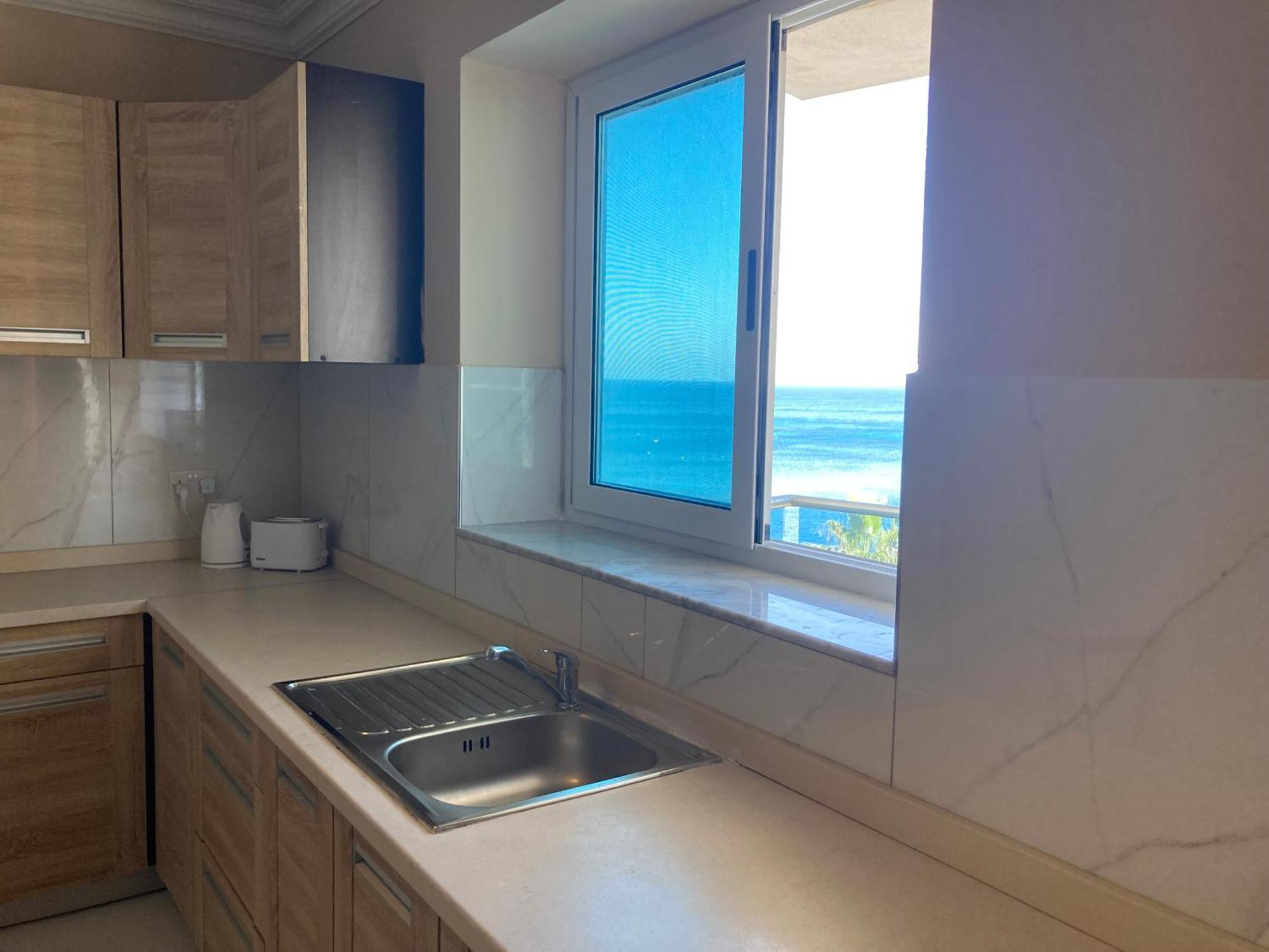 Apartment Sunrise Bay - Frontline Sea Views *
